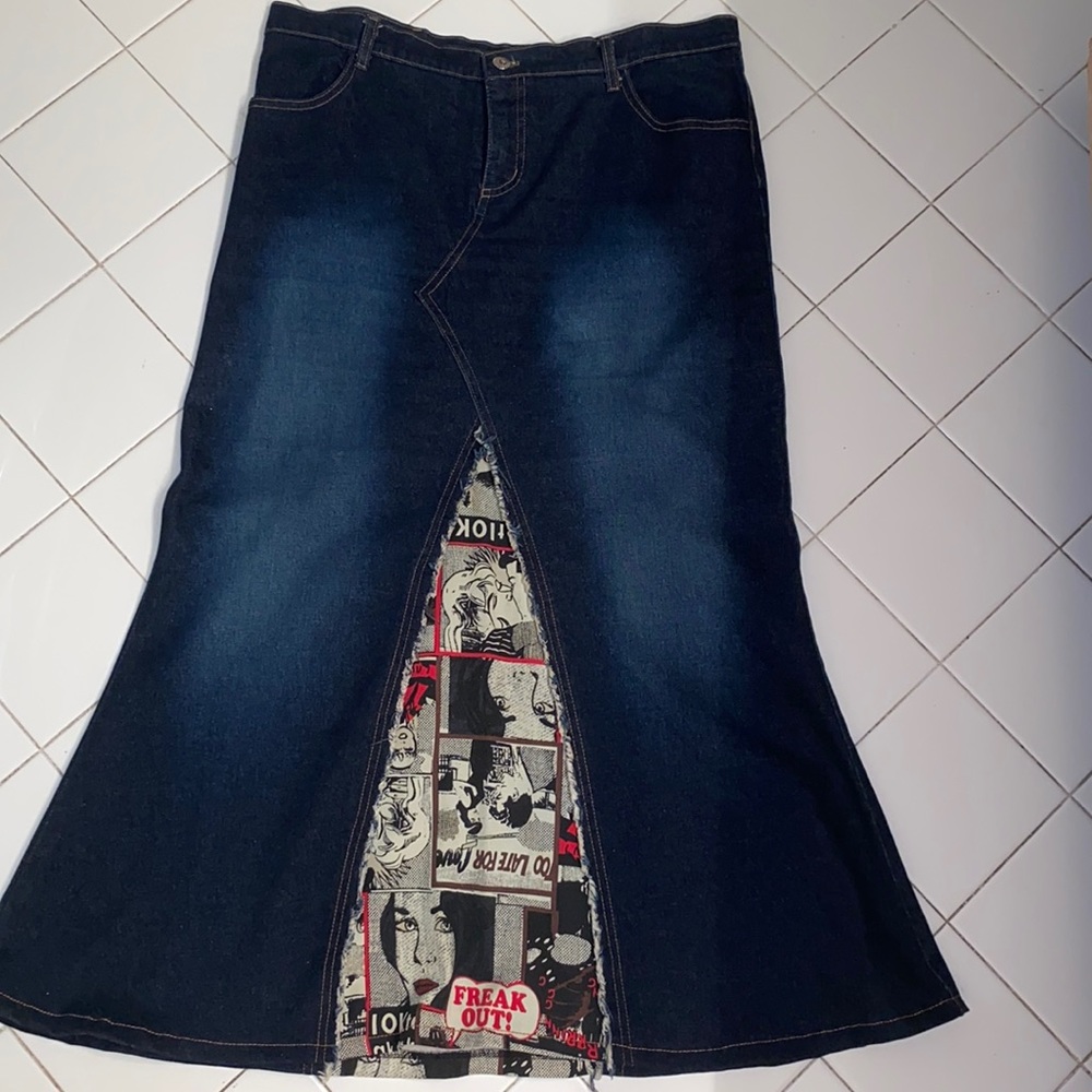 CONNECTION Denim skirt size 3XL, 96% cotton, 4% spandex, a beautiful insert.